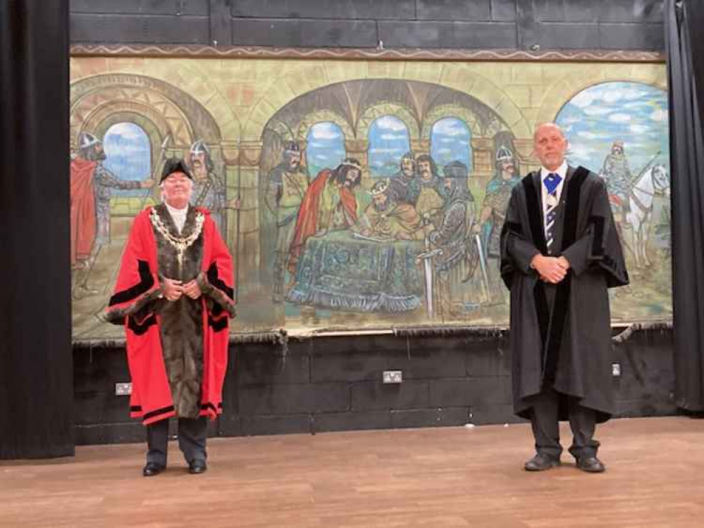 Pictured with the new wall hanging is Mayor Councillor David Ogg with Councillor Mark Heard