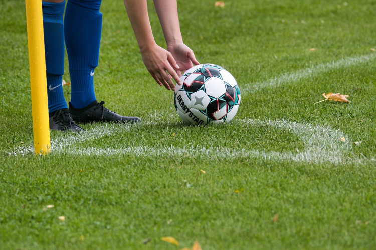 Dean Inman scored a 85th minute equaliser away against Havant and Waterlooville. Photo: Alexander Fox | PlaNet Fox from Pixabay.