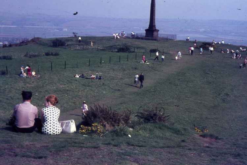 Cenotaph Field from Overton Hill 1964. Image: Frodsham and District History Society Cenotaph Field from Overton Hill 1964. Image: Frodsham and District History Society