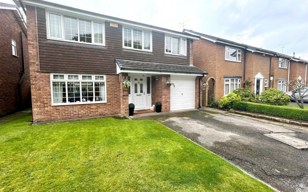 Beautiful property for sale in Fields Drive, Sandbach.  