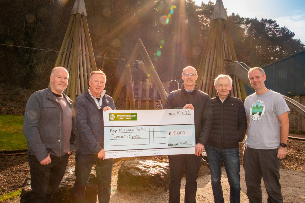 Cllrs Evans, Plumley, Mocock and Mackay with Matt Wise of Dragonfly Leisure
