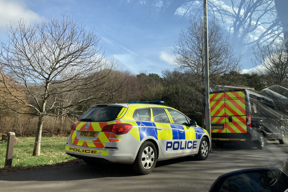 Police presence outside Ludwell Valley Park on Sunday 19 February (Nub News/ Will Goddard)