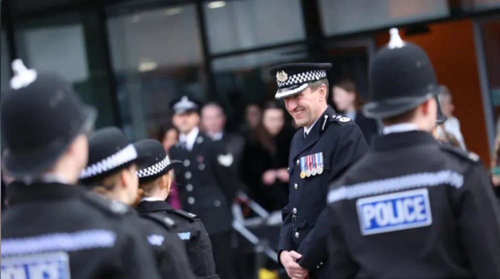 Deputy Chief Constable Steve Cooper speaks with new recruits (image via Nottinghamshire Police)