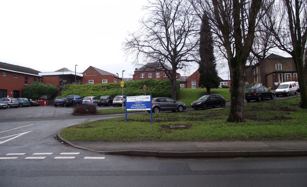 Congleton War Memorial Hospital of Canal Road. (Image CC © Copyright Jonathan Kington Unchanged bit.ly/3LLGMtd)