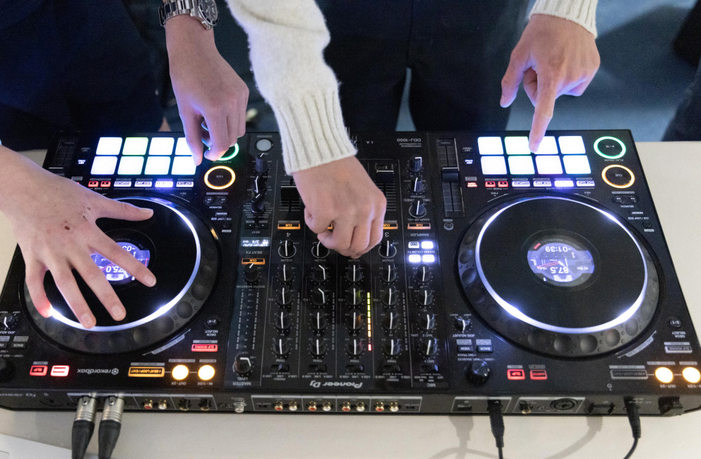 Two holiday courses in DJ Techniques and Music Production have been confirmed by Bryanston for children in different age groups (9-12 yrs and 13-16 yrs)