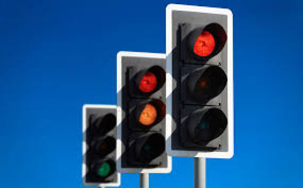 Temporary traffic lights (Pixabay)