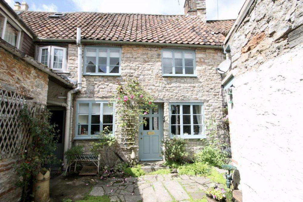 This cute little cottage could be all yours This cute little cottage could be all yours
