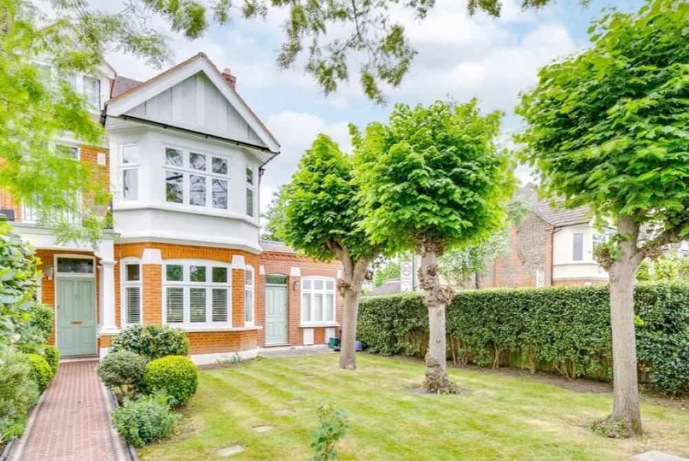 £3m - four bed end of terrace house in Barnes. Credit: The Property Partnership.