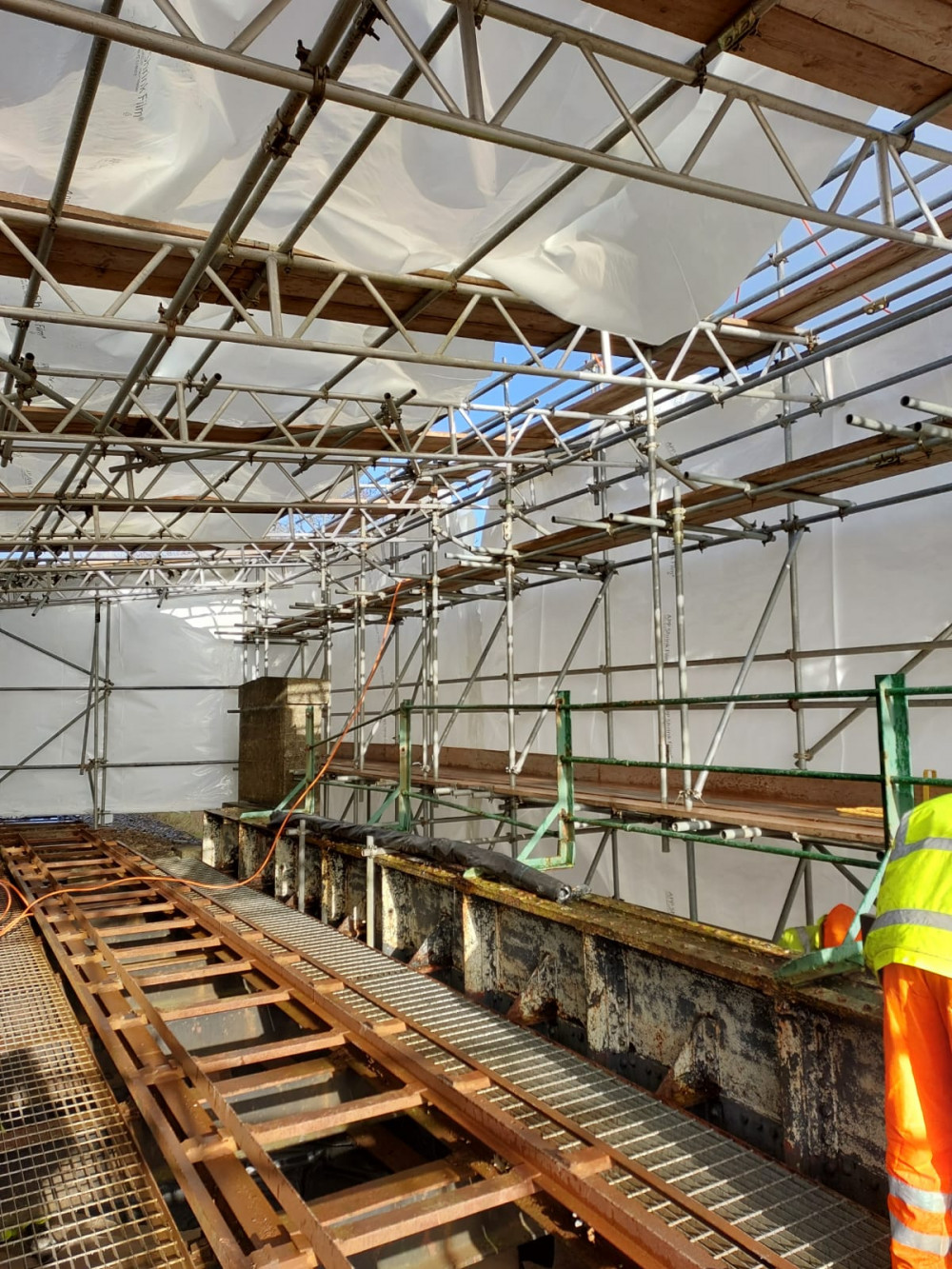 Bobsworth Bridge covered to complete work during winter