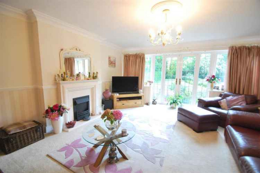 Image: Ian J Tickle Independent Estate Agents Image: Ian J Tickle Independent Estate Agents