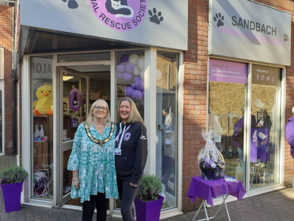 Karen Guy, who works at Alsager School, with Sandbach mayor at the shop opening on Friday. (Photo: Sandbach Nub News) 