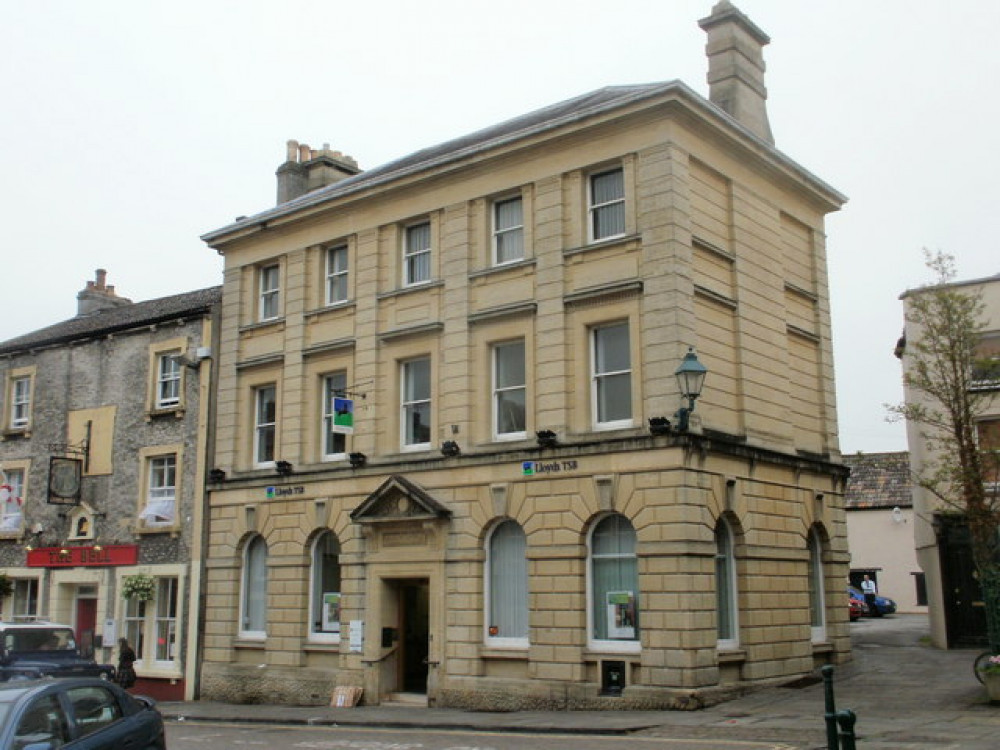 Lloyds Bank in Shepton Mallet: Copyright Jaggery