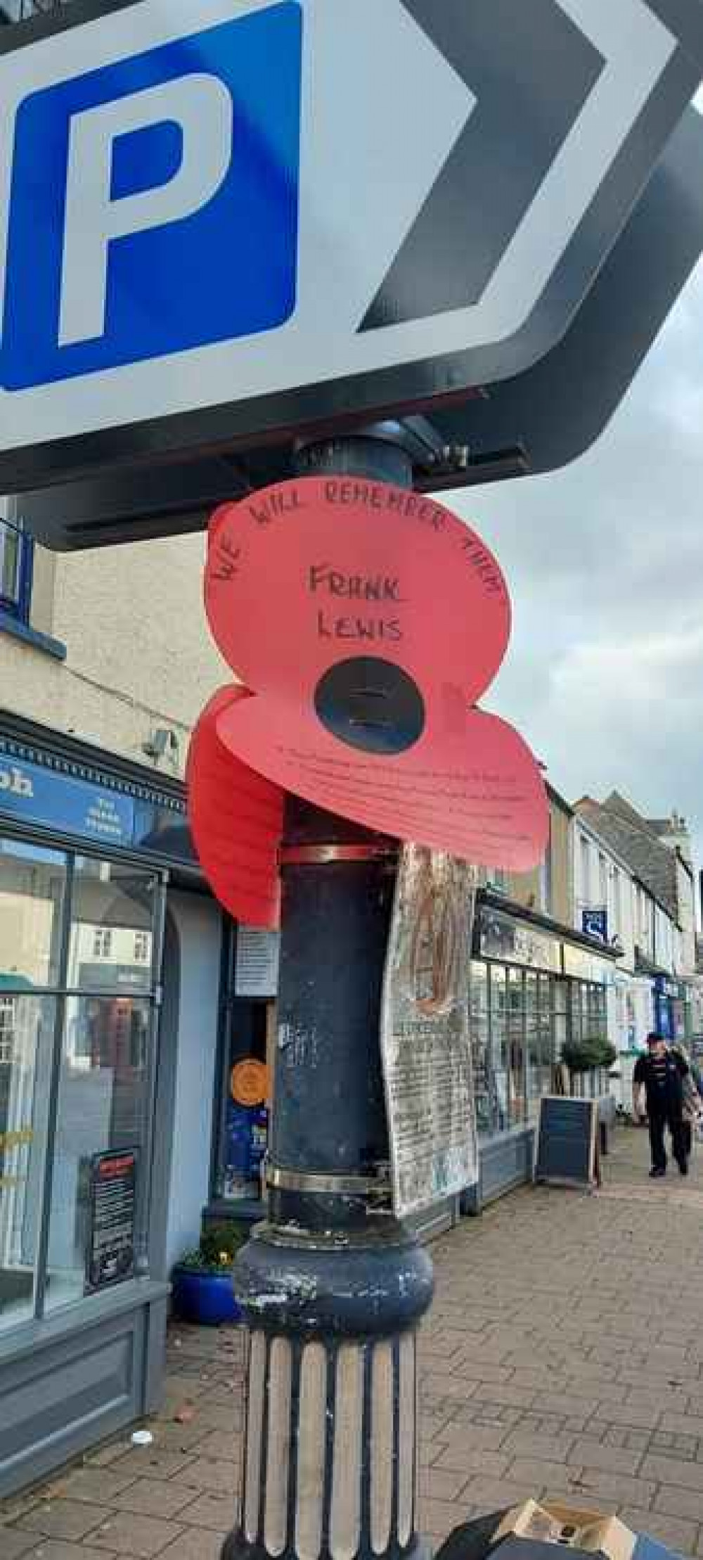 Poppies have been displayed along the High Street and Eastgate