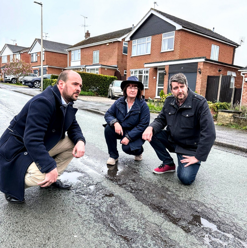 Richard Holden MP (left) with Cllr Janet Clowes (centre) and Cllr Allen Gage (right) on Rope Bank Avenue (Nub News).