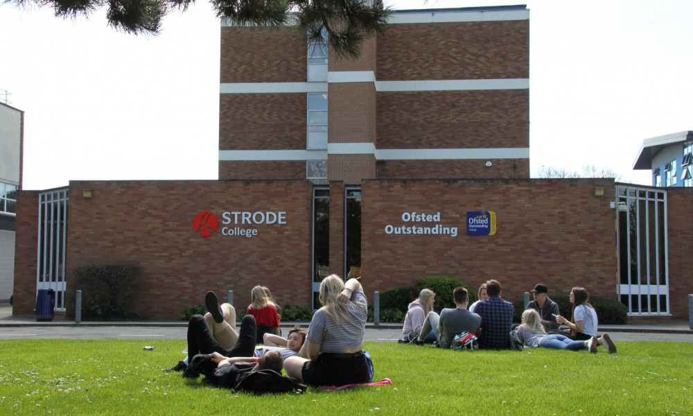 Strode College, Street