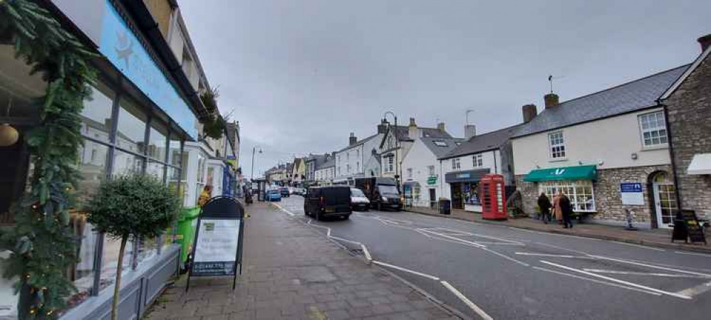 Councillors raised concerns over the number of cars that park on these zig-zag lines on the high street Councillors raised concerns over the number of cars that park on these zig-zag lines on the high street