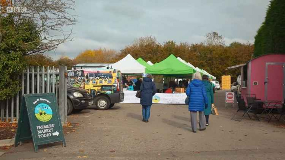 At the market (image via BBC iPlayer)