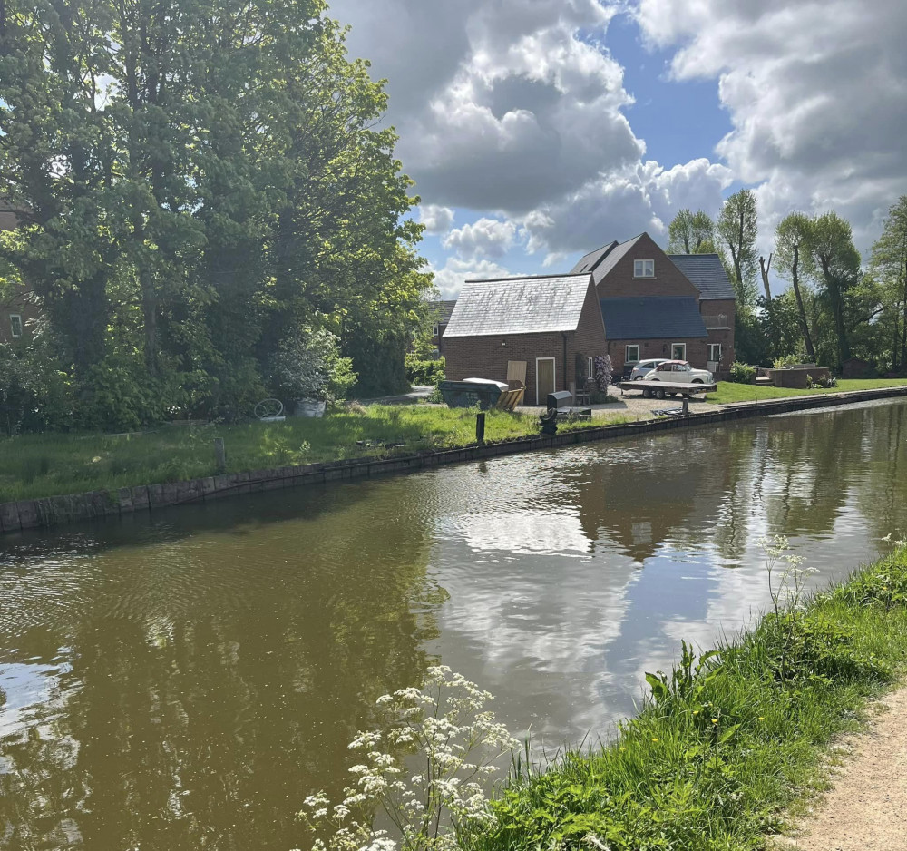 Trent and Mersey canal near Moston. (Photo: Mick Hoole) 