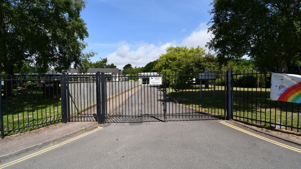 Withycombe Raleigh Church of England Primary School entrance (Simon Cobb/ Wikimedia Commons)