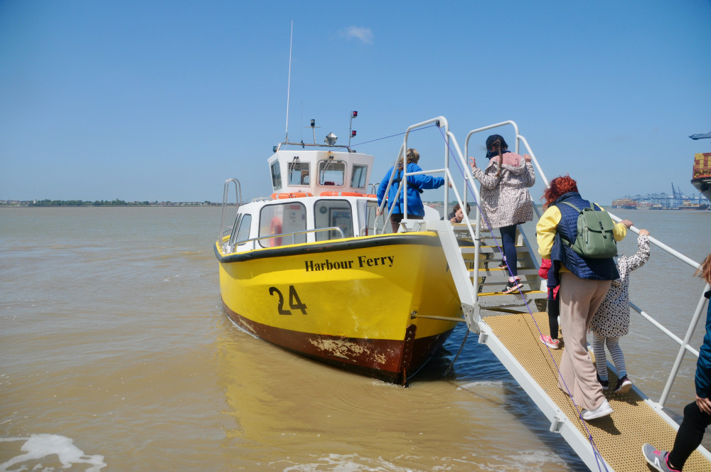 Passengers safely boarding Felixstowe ferry over busy Bank Holiday weekend (Picture: Nub News)