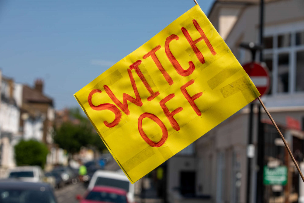 Most drivers were happy to cooperate and switch off. Most drivers were happy to cooperate and switch off.