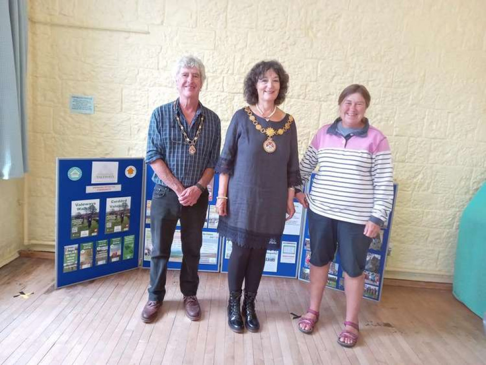 Mayor Cllr Siân Vaughan (middle) and her consort Rob Vaughan (left) with Rebecca Exley (right)