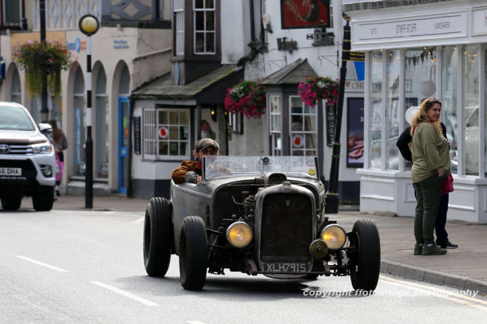 Classic cars came to Cowbridge this weekend (Photo by Glyn Evans) Classic cars came to Cowbridge this weekend (Photo by Glyn Evans)