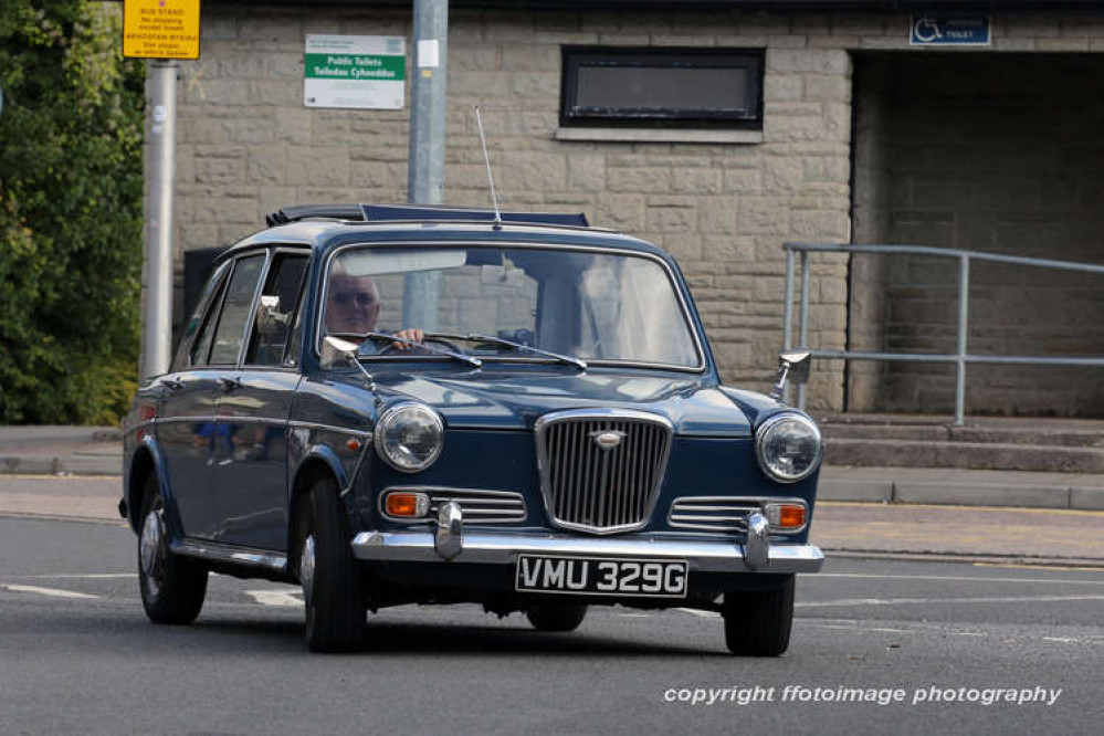 Photo by Glyn Evans Photo by Glyn Evans