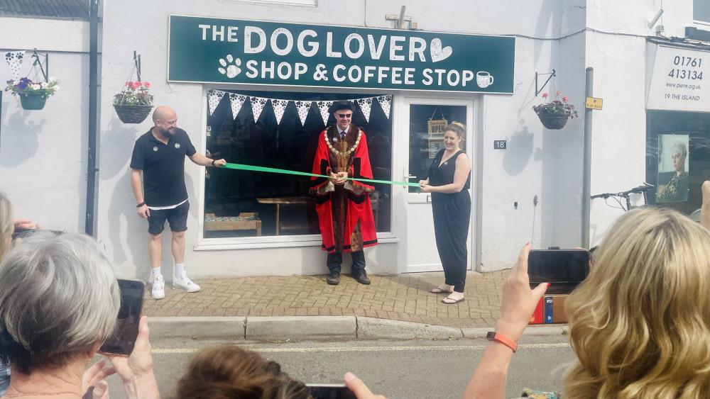 Cutting the ribbon at Dog Lover 