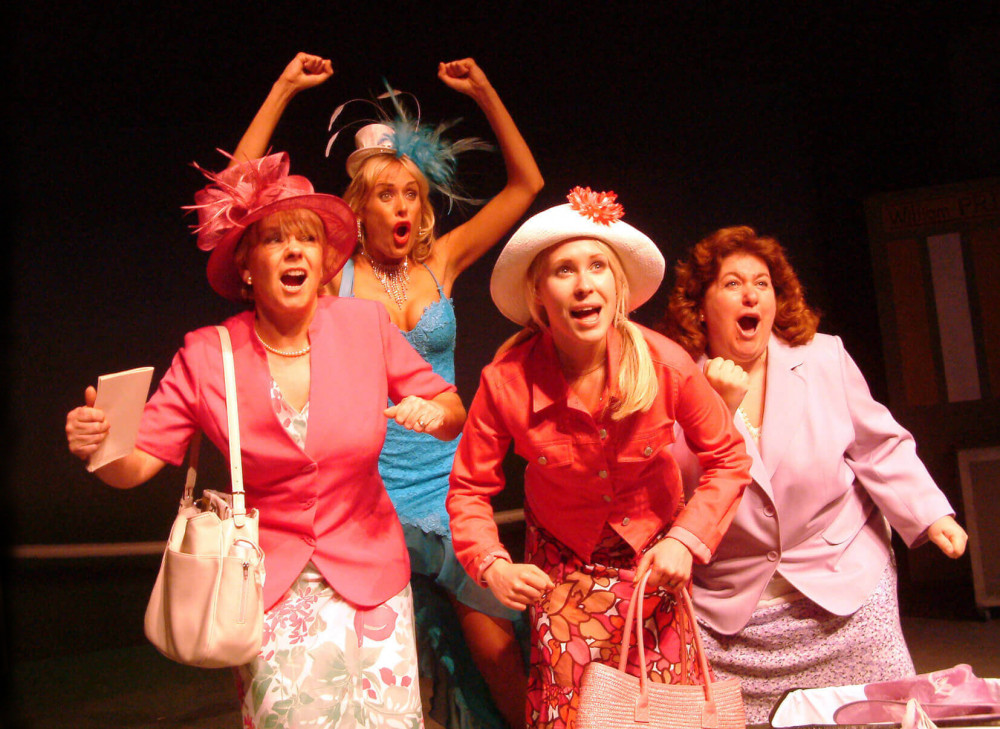 Hull Truck Theatre Company's production of Ladies' Day. Photo by Adrian Gatie