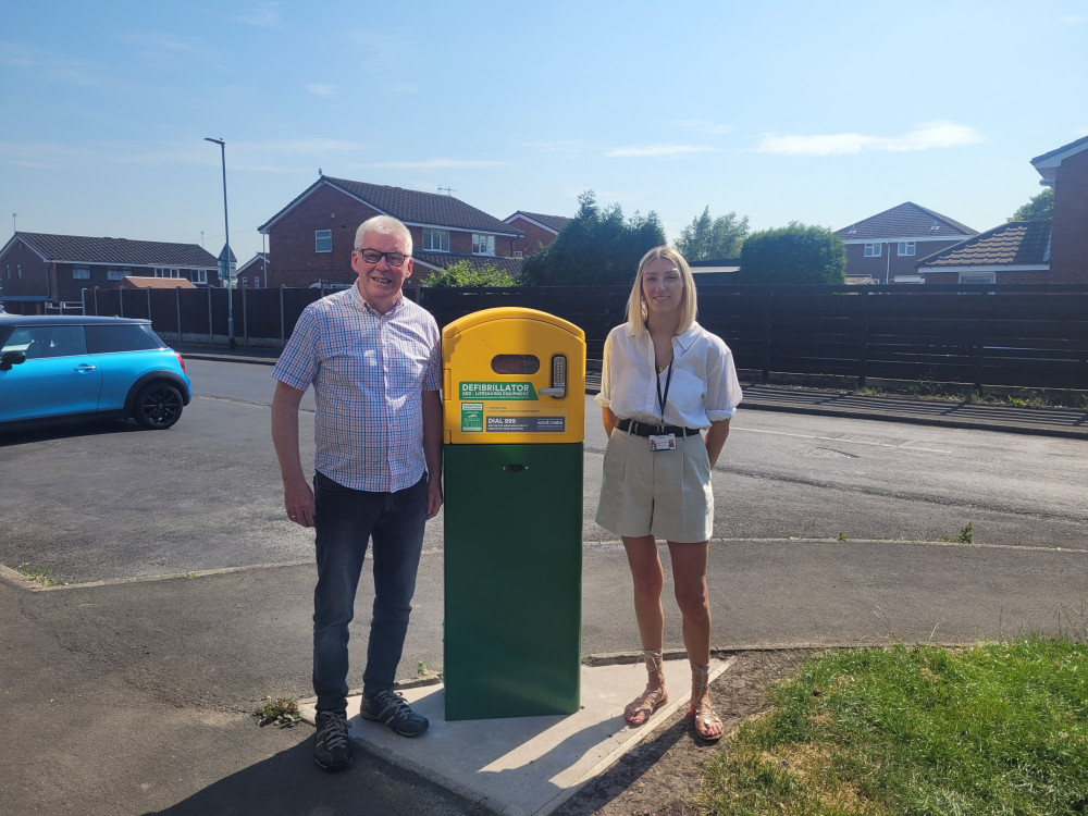 Councillor Lorraine Beardmore and Longton Hall Community Association Chairman, Robert Mountford (LDRS). 