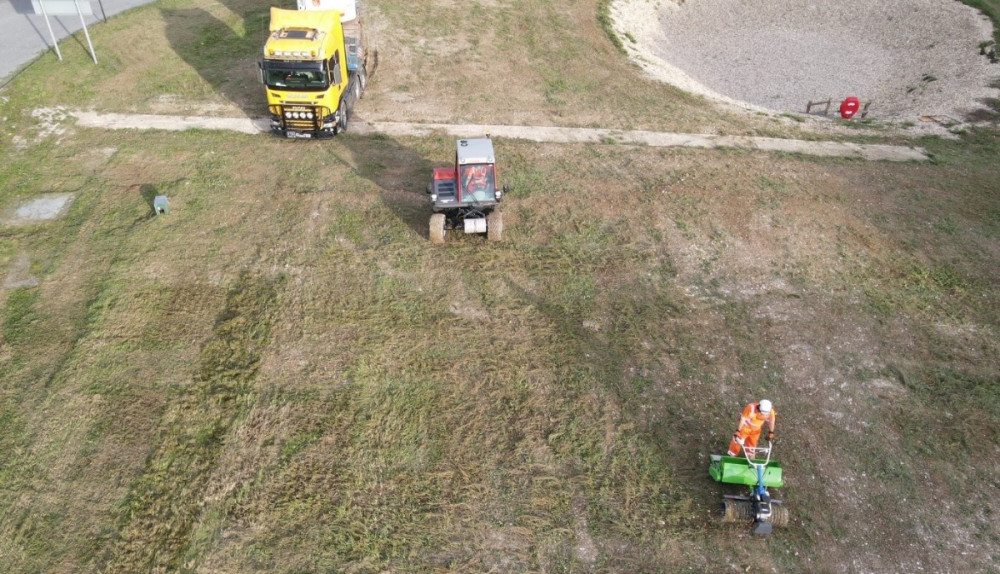 The verges before National Highways’ contractors Knighton Countryside started seeding work on the chalk landscape last autumn 