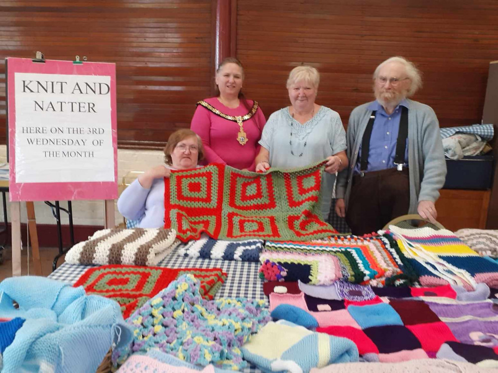 Lynn (centre) helps run the group which has made blankets for the Ukraine. (Photo: Deborah Bowyer/Alsager Nub News)