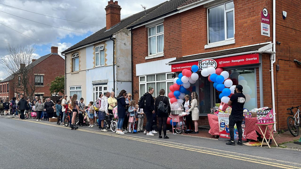 Queues formed outside Bridge Road News last week at the end of the school year. All images courtesy of Jas Khaneja