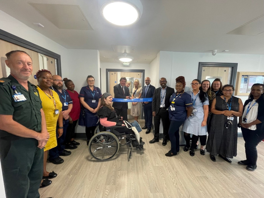 Stephen Metcalfe cuts the ribbon on the new NHS Mental Health Urgent Care Department at Basildon Hospital.