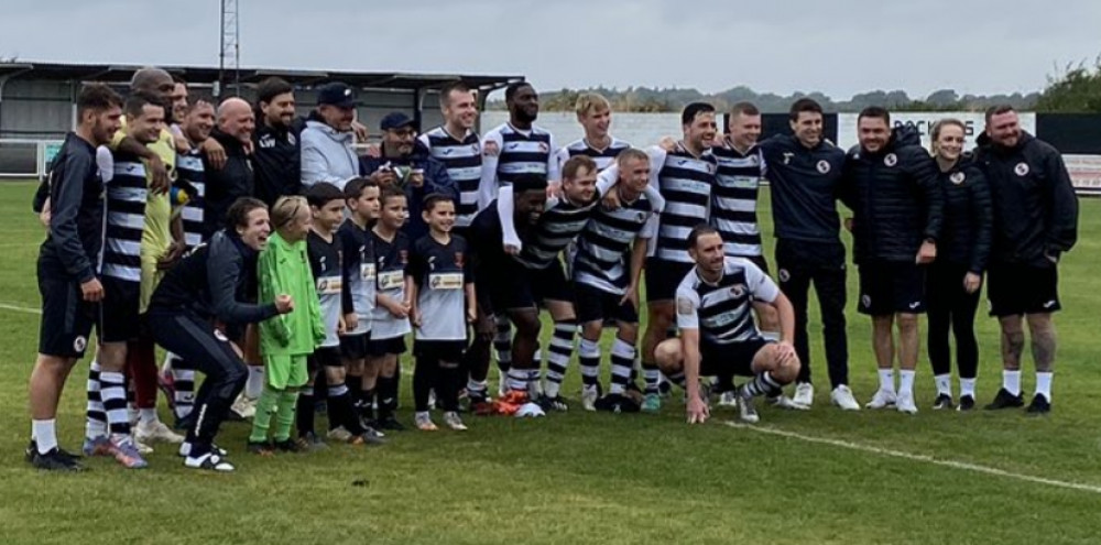 Tilbury celebrate. Tilbury celebrate.