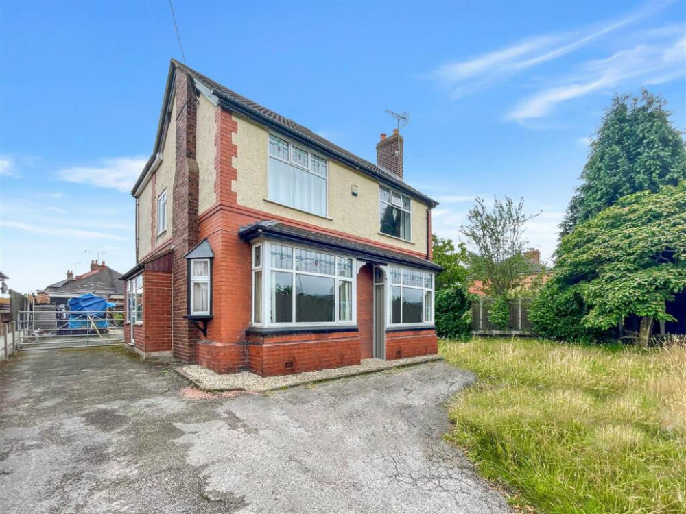 Versatile home for sale in Sandbach (Photos: Stephenson Browne)