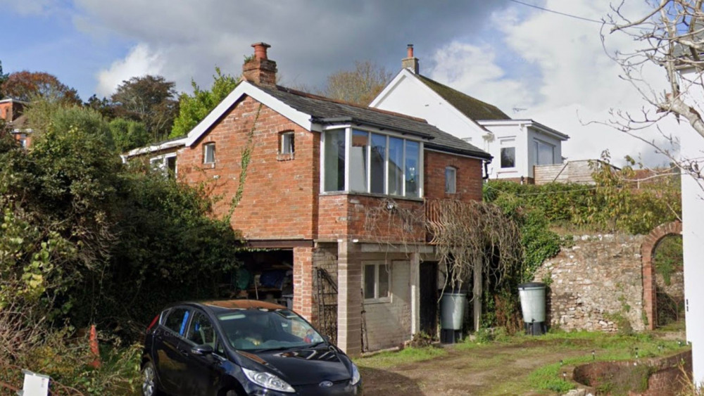 The existing Ascerton Cottage building (Google)