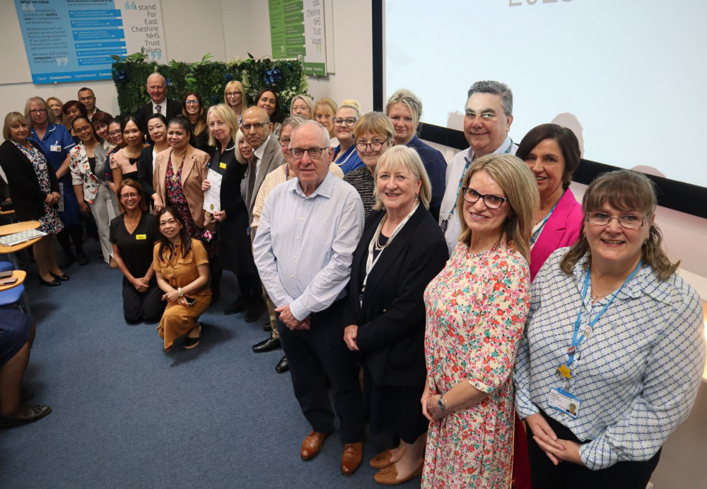 Long-serving employees of Macclesfield Hospital have been recognised for their dedicated years of service. 