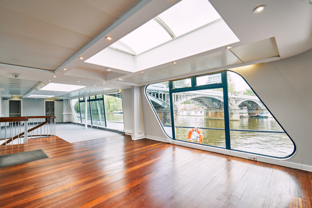 Luxury commercial floating vessel for sale in Hampton Wick. (Photo: River Homes) Luxury commercial floating vessel for sale in Hampton Wick. (Photo: River Homes)