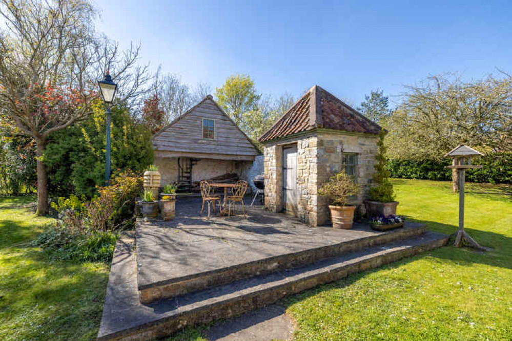 Six-bedroom period home in Cocklake