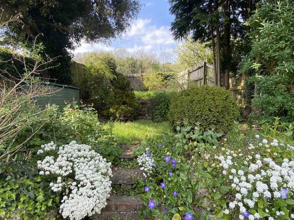 Terraced cottage in Old Coach Road, Cross