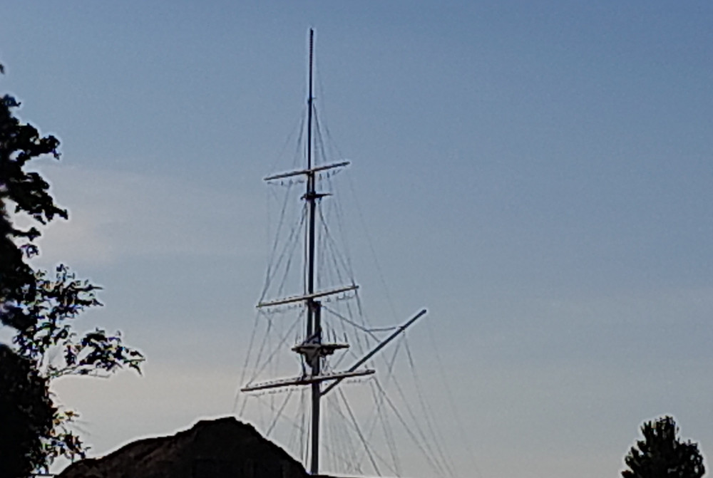 Ganges mast from marina (Picture: Nub News)