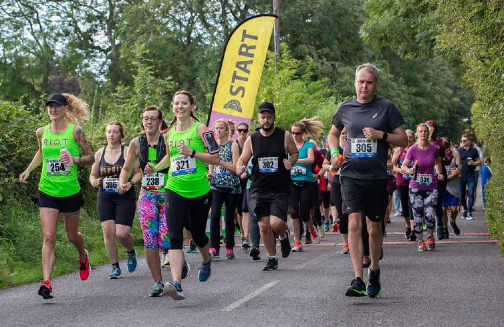 One of the waves sets off (Photo: Mendip Athletics Club)