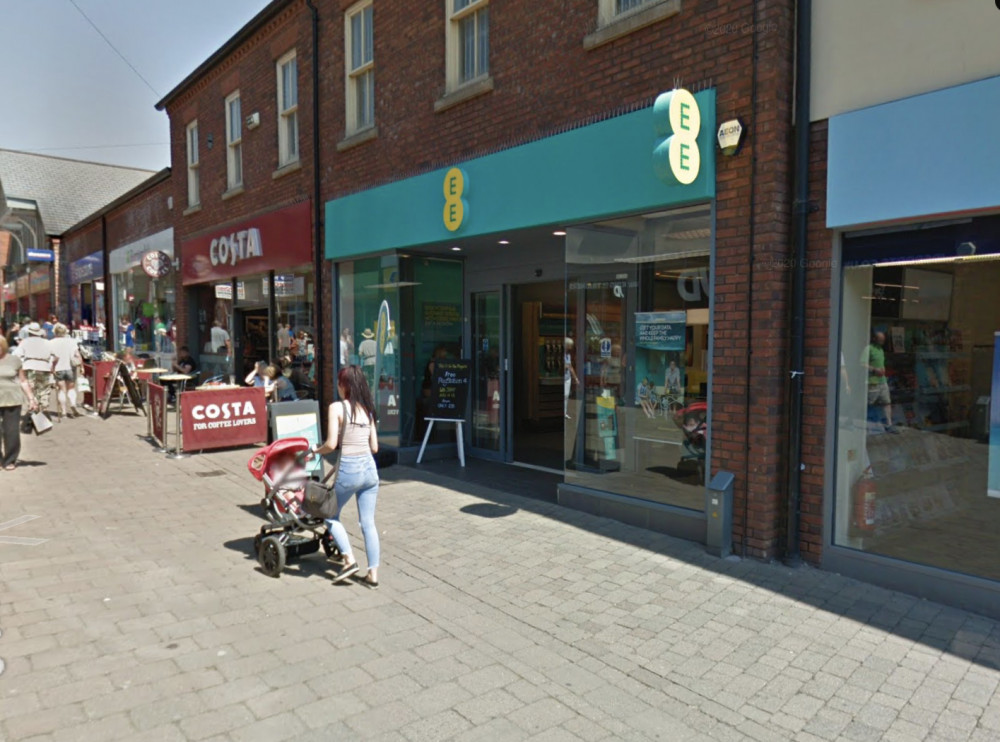 At around 3.40pm on 18 August, a number of display phones were taken from EE on Castle Walk in Newcastle-under-Lyme (Google).