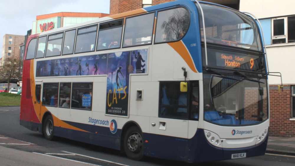 Stagecoach 9 service (By Geof Sheppard, CC BY-SA 4.0, https://commons.wikimedia.org/w/index.php?curid=85638306)