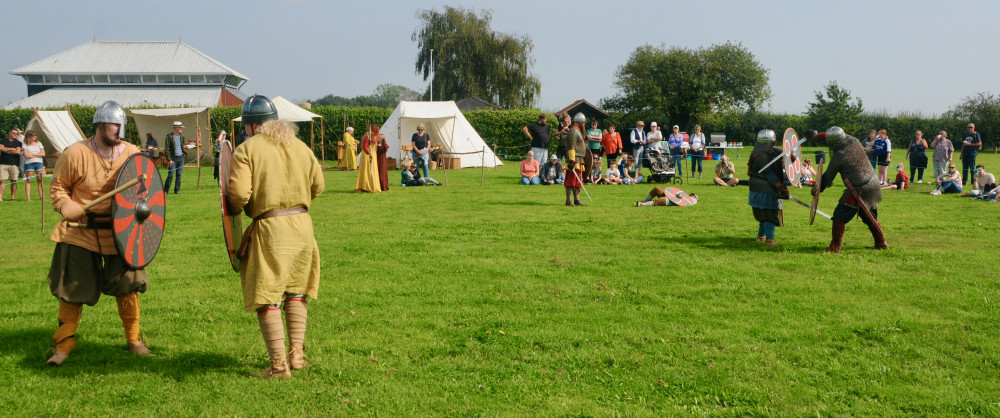 Crowd watches as Vikings clash on Rose field (Picture: Nub News)