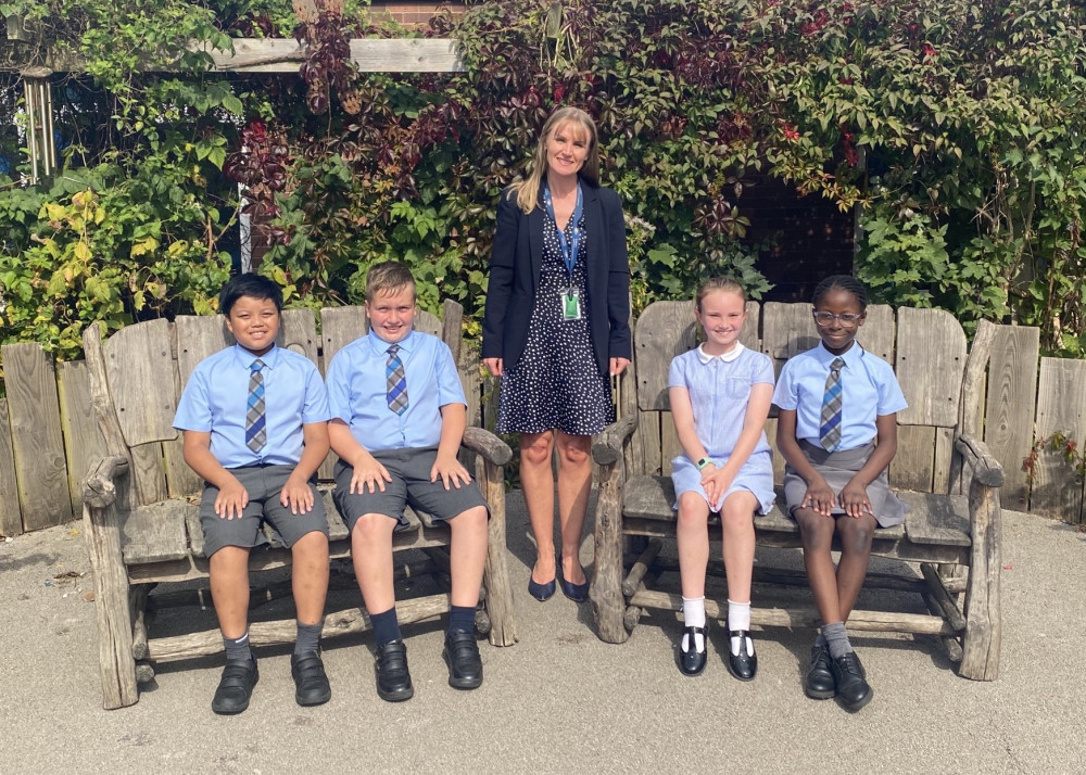 Head Teacher Mrs Wright with pupils. 