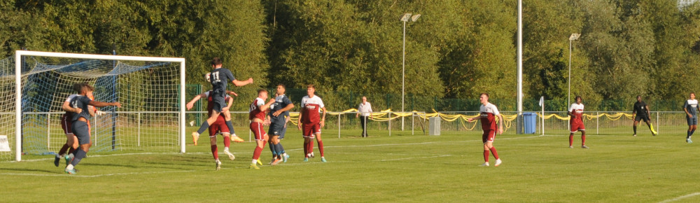 Tom Warren heads Hadleigh's third goal (Picture: Nub News) Tom Warren heads Hadleigh's third goal (Picture: Nub News)
