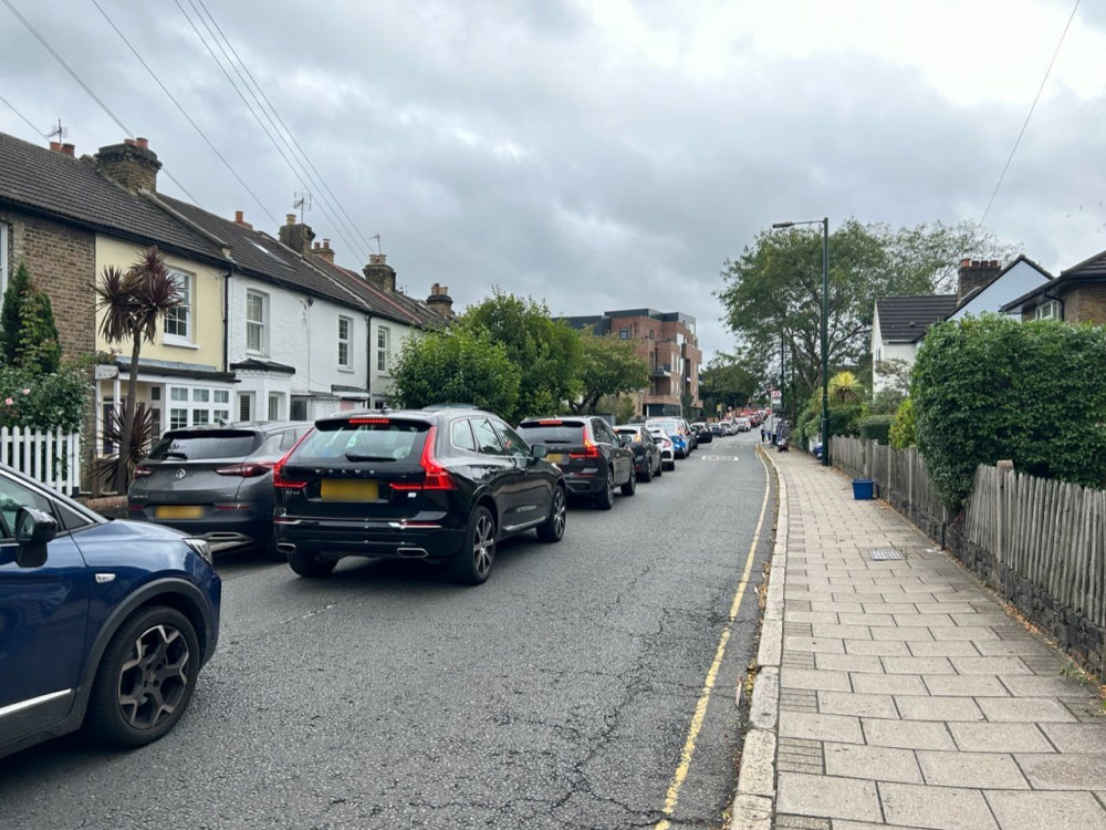 Traffic on Sandycombe Road. (Credit: Charlotte Lillywhite/LDRS).